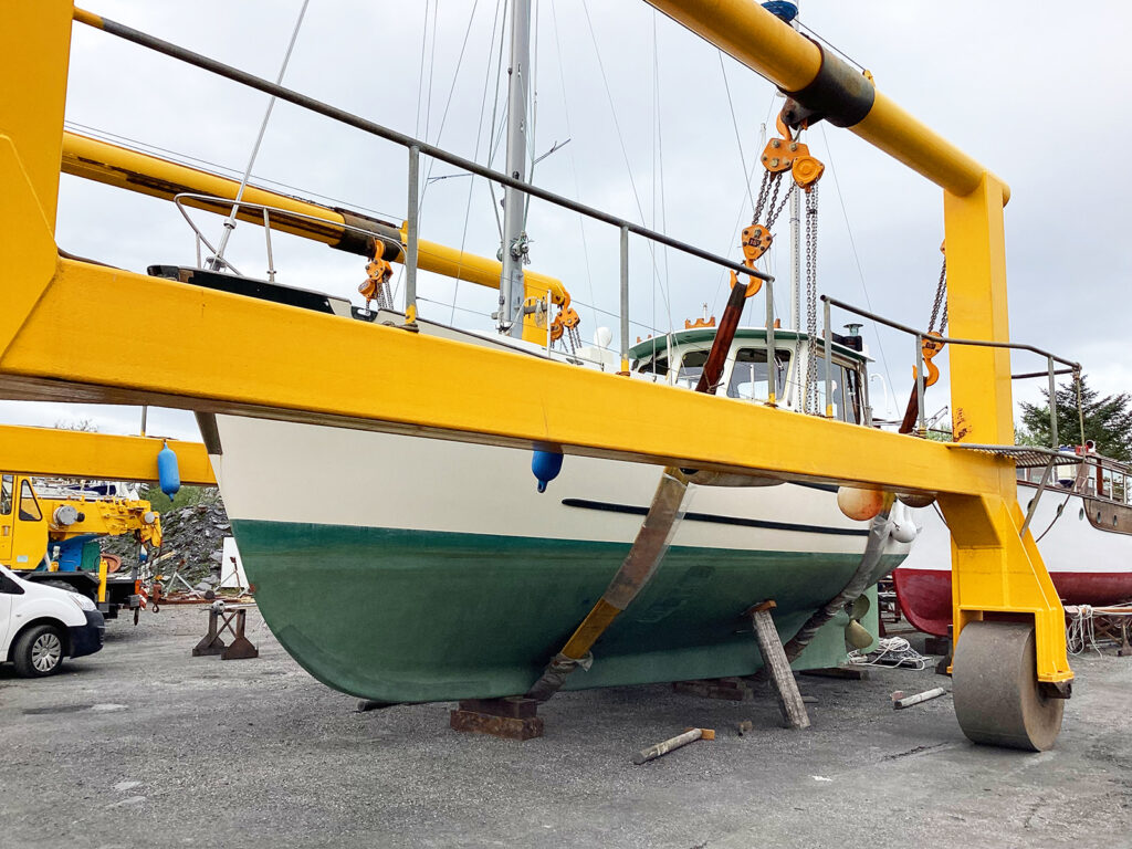 KITO manual hoist for marine infrastructure