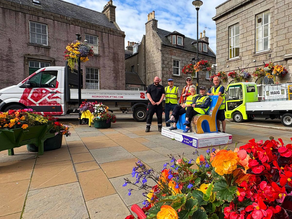 Red Rooster Lifting Supporting MAIG in load testing of local hanging baskets